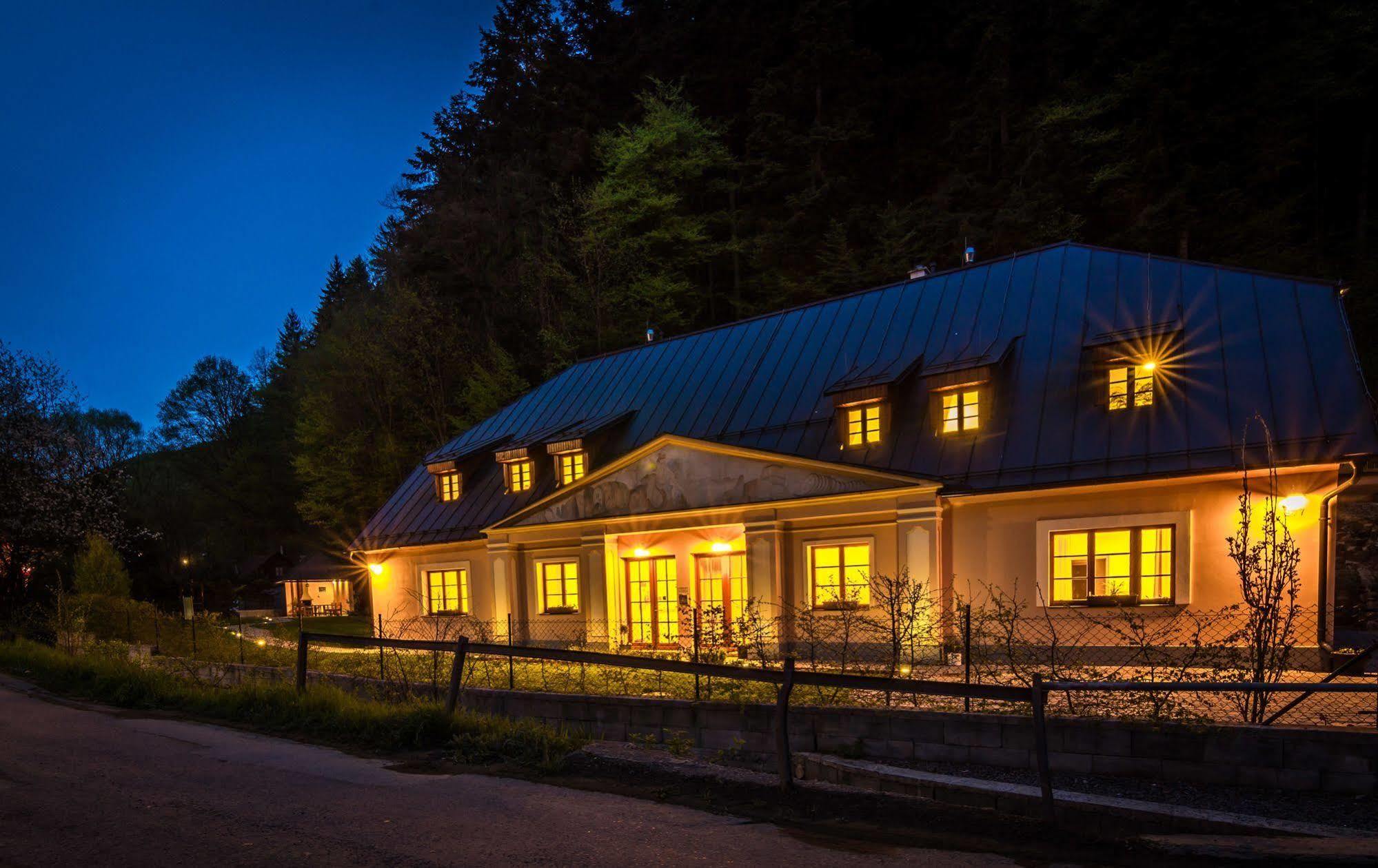 Apartmany Weissov Dom Banská Štiavnica المظهر الخارجي الصورة